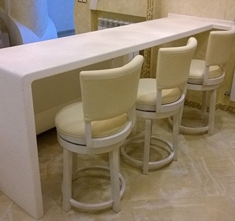 Барная стойка с ногой из искусственного камня Сorian Designer White (США).