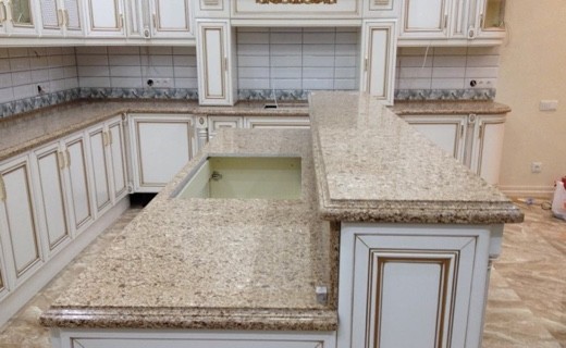 Столешница для кухни из кварцевого агломерата Vicostone Silver Sea (Вьетнам)