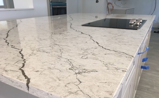 Столешница для кухни из кварцевого агломерата Vicostone Diamante (Вьетнам)