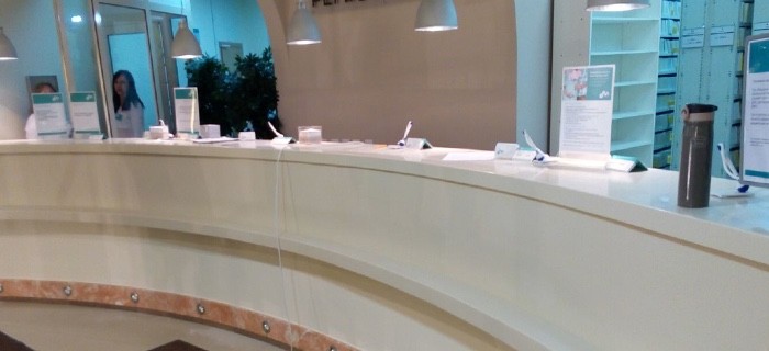 Стойка-ресепшн из искусственного камня Grandex P102 (Корея).