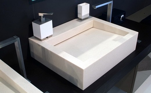 Столешница прямая для сан.узла из искусственного камня Corian Bisque (США). Дополнительно: интегрированная раковина.